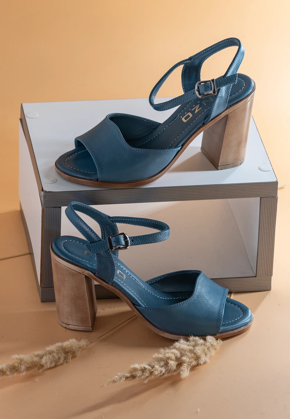 Sandale dama din piele naturala, talpa ortopedica, culoare bleu - imagine de prezentare